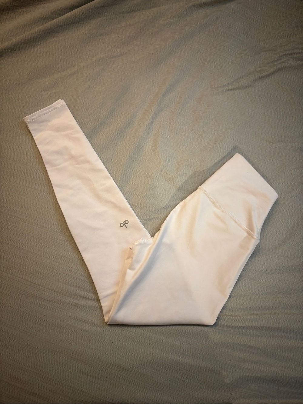 ALO Yoga Cream High-Waist Leggings with Subtle Logo